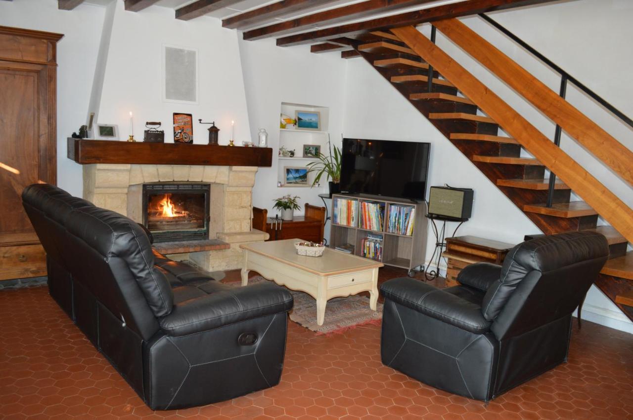 Le Domaine Du Chaffard Bed & Breakfast Les Avenieres Bagian luar foto