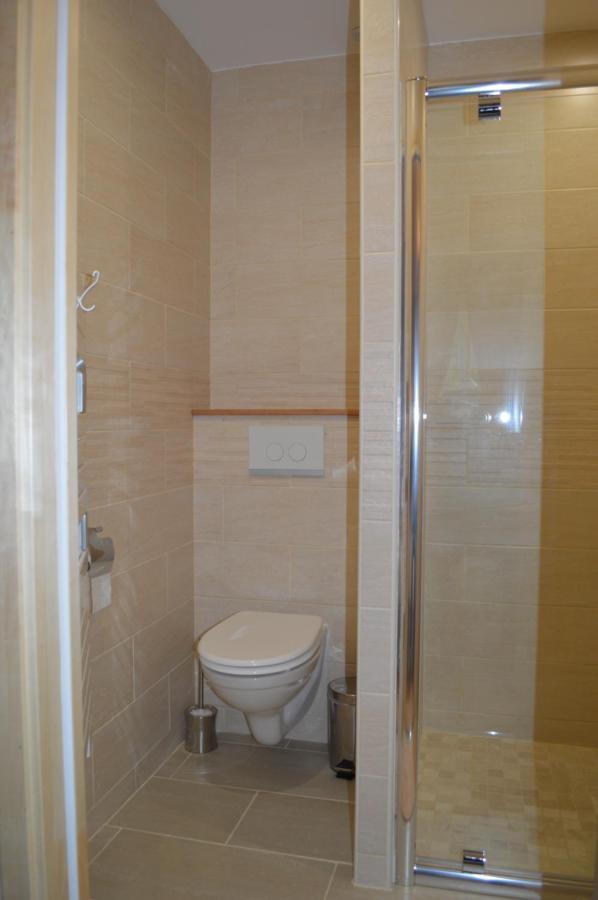 Le Domaine Du Chaffard Bed & Breakfast Les Avenieres Bagian luar foto